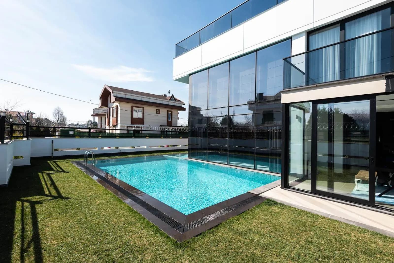 Cam Cepheli Modern Villa — 2